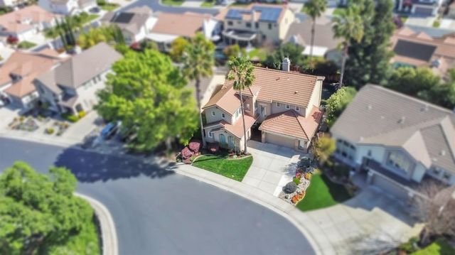 125 Flint Rock Ct, Roseville, CA 95747