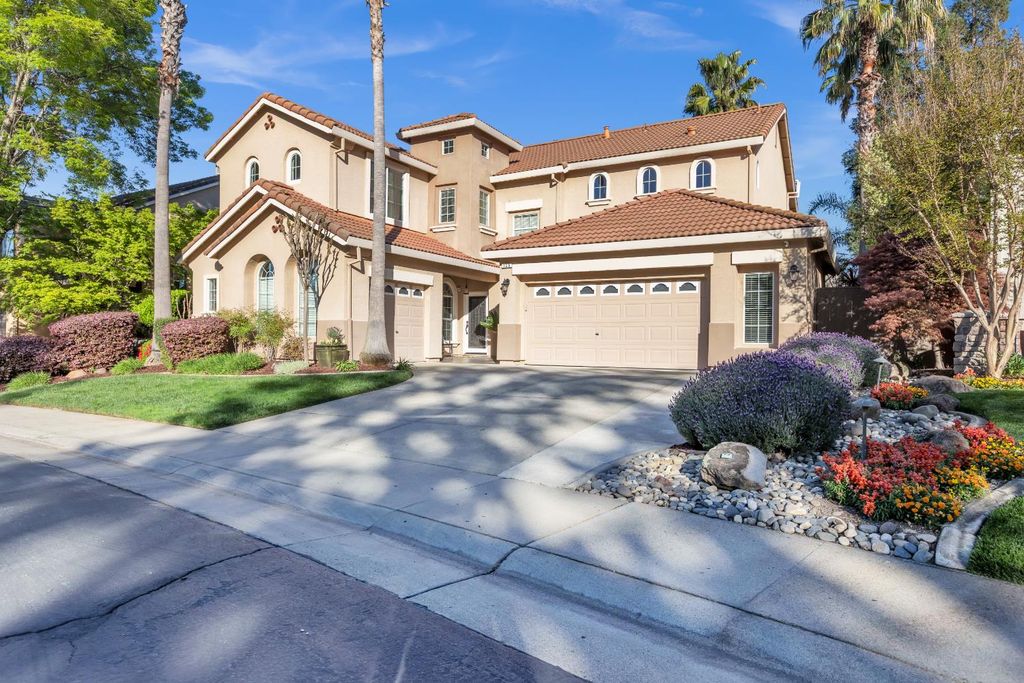 125 Flint Rock Ct, Roseville, CA 95747