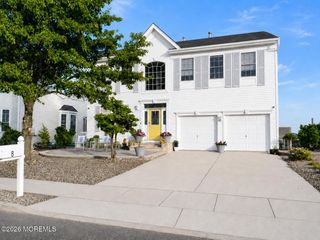8 Jibsail Drive, Bayville, NJ 08721