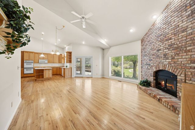 8506 S WILLOW CREEK DR, Sandy, UT 84093