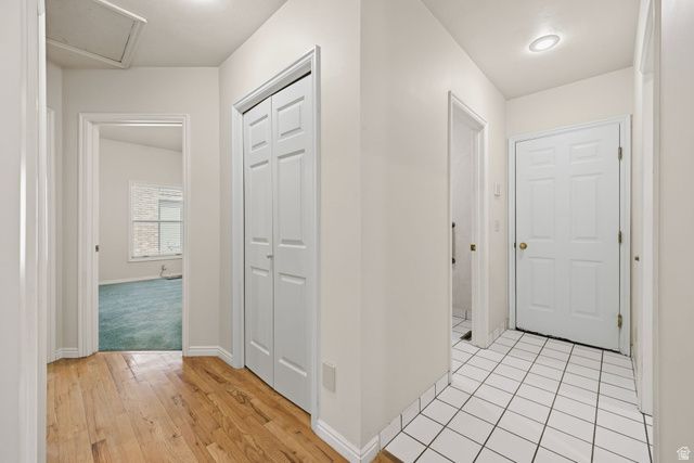 8506 S WILLOW CREEK DR, Sandy, UT 84093