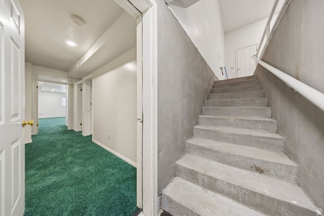 8506 S WILLOW CREEK DR, Sandy, UT 84093