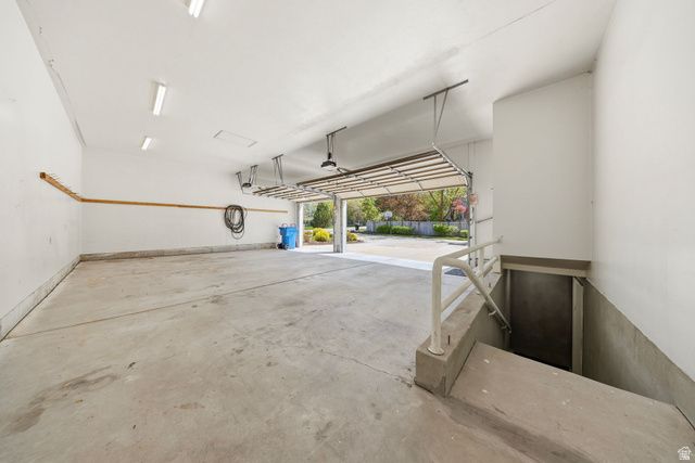 8506 S WILLOW CREEK DR, Sandy, UT 84093