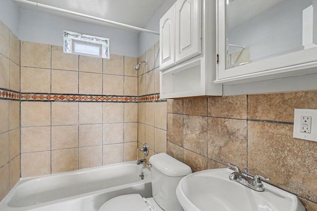 2600 University Avenue NE, Minneapolis, MN 55418