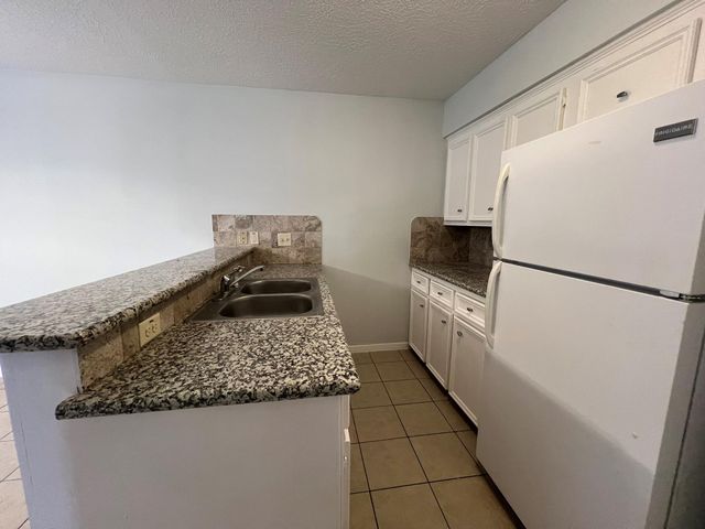 11500 Meadow Lane 4, Houston, TX 77477