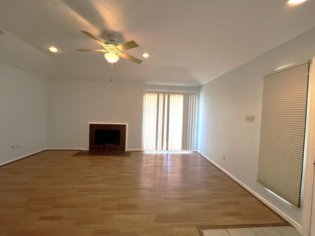 11500 Meadow Lane 4, Houston, TX 77477