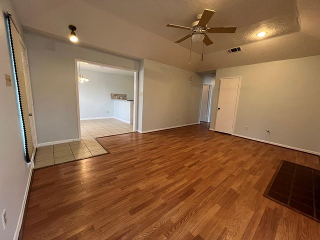 11500 Meadow Lane 4, Houston, TX 77477