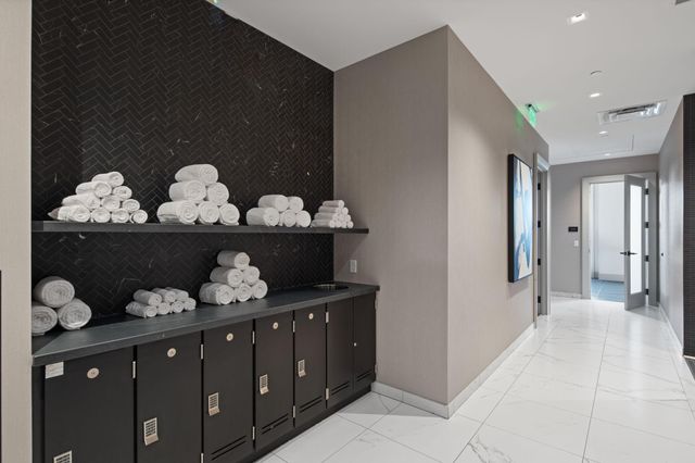 1111 W River Parkway 11C, Minneapolis, MN 55415