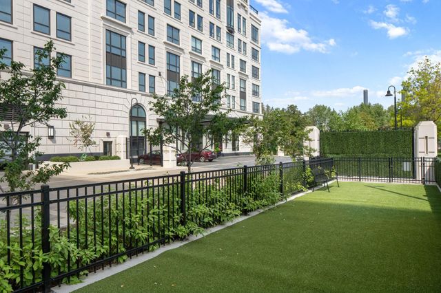 1111 W River Parkway 11C, Minneapolis, MN 55415