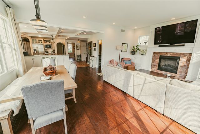 30 Harwood Lane, Pittsford, NY 14445
