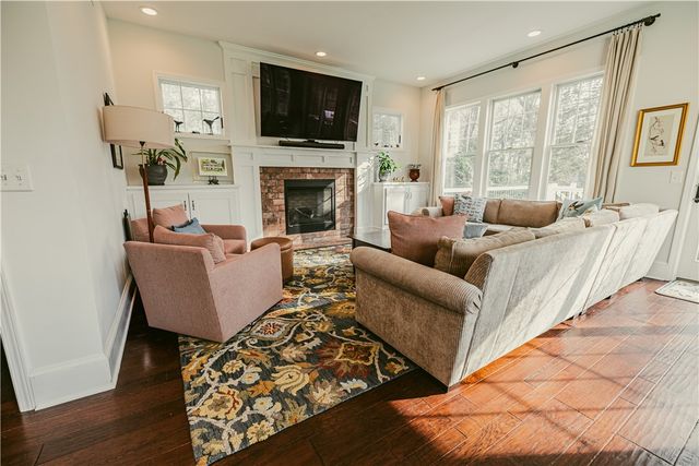 30 Harwood Lane, Pittsford, NY 14445