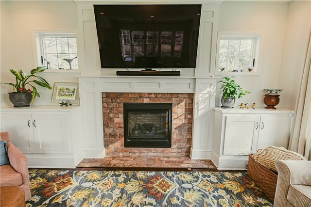 30 Harwood Lane, Pittsford, NY 14445