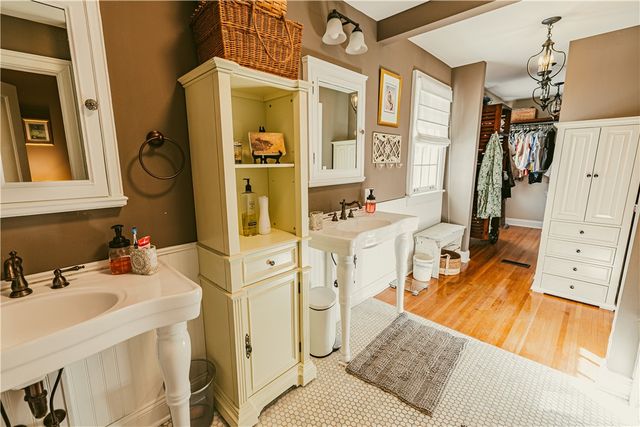 30 Harwood Lane, Pittsford, NY 14445