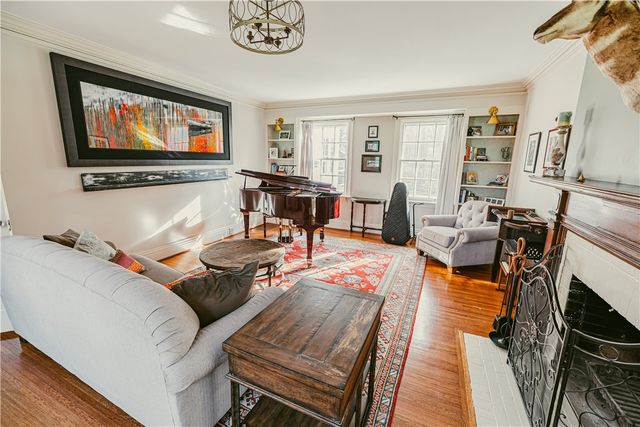 30 Harwood Lane, Pittsford, NY 14445