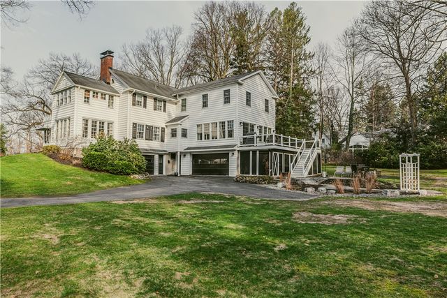 30 Harwood Lane, Pittsford, NY 14445