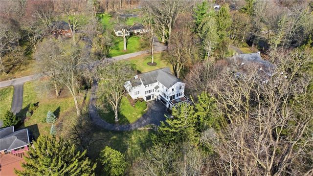 30 Harwood Lane, Pittsford, NY 14445
