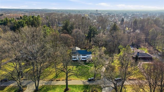 30 Harwood Lane, Pittsford, NY 14445
