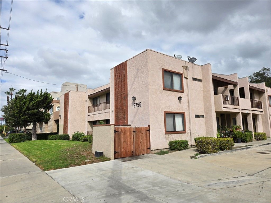 2755 W Ball Road 2, Anaheim, CA 92804