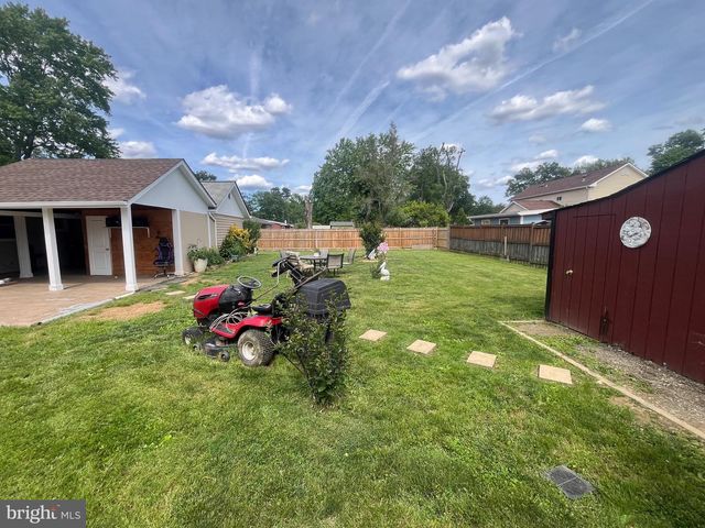 4111 LAWRENCE ST, Alexandria, VA 22309