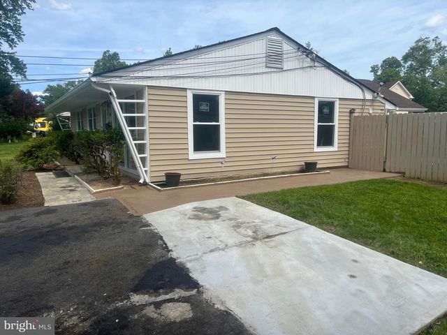 4111 LAWRENCE ST, Alexandria, VA 22309