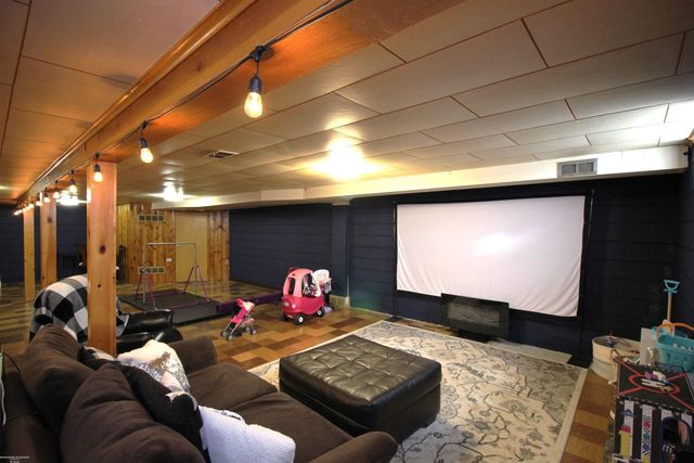 20906 Thiele Street, Saint Clair Shores, MI 48081