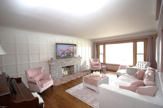 20906 Thiele Street, Saint Clair Shores, MI 48081