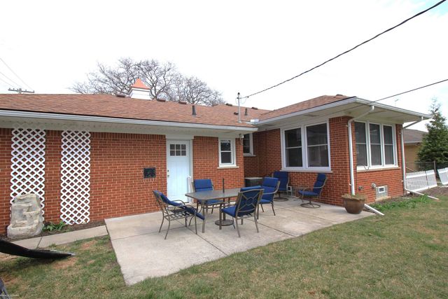 20906 Thiele Street, Saint Clair Shores, MI 48081