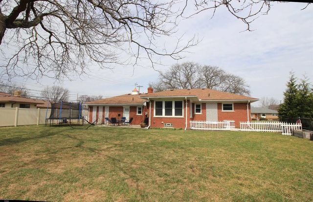 20906 Thiele Street, Saint Clair Shores, MI 48081