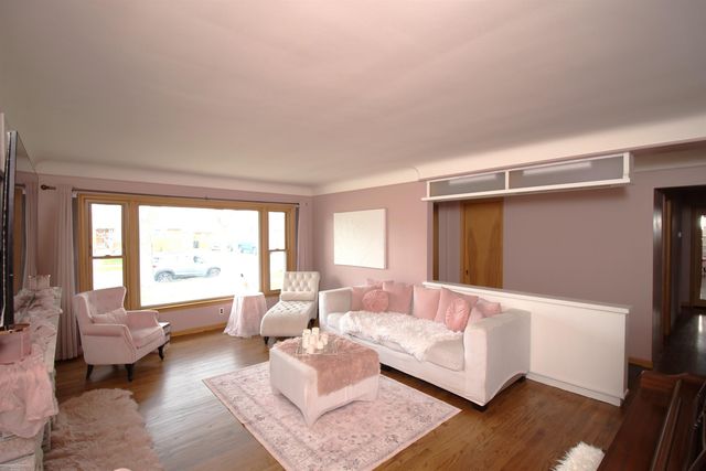 20906 Thiele Street, Saint Clair Shores, MI 48081