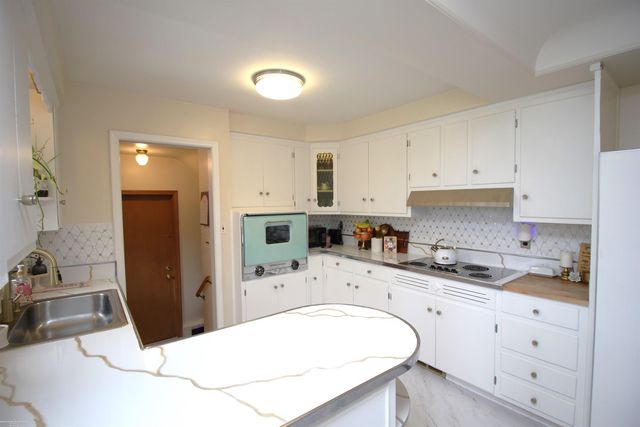 20906 Thiele Street, Saint Clair Shores, MI 48081