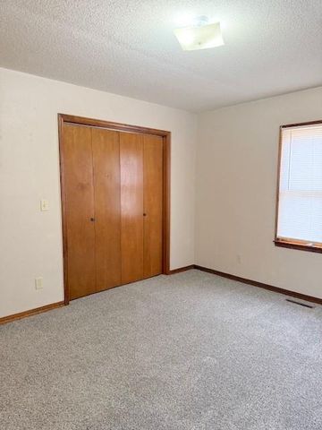 1017 E 14th Street, Pittsburg, KS 66762