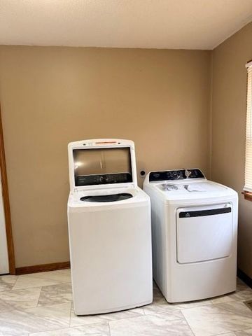 1017 E 14th Street, Pittsburg, KS 66762