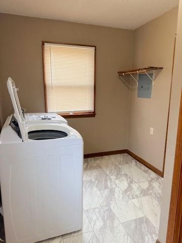 1017 E 14th Street, Pittsburg, KS 66762