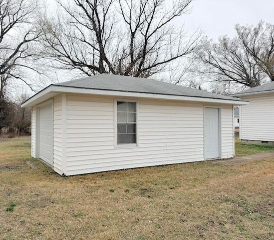 1017 E 14th Street, Pittsburg, KS 66762