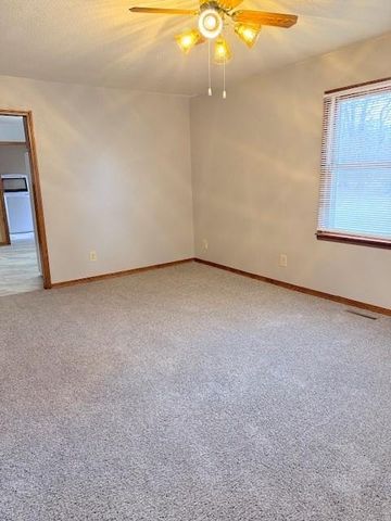 1017 E 14th Street, Pittsburg, KS 66762