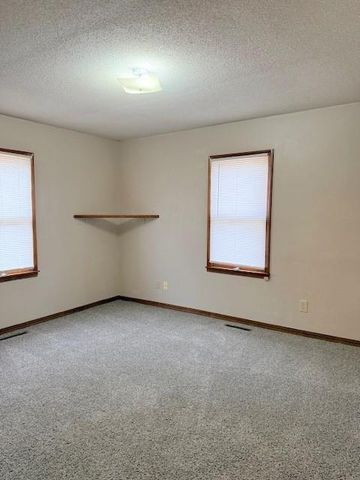 1017 E 14th Street, Pittsburg, KS 66762