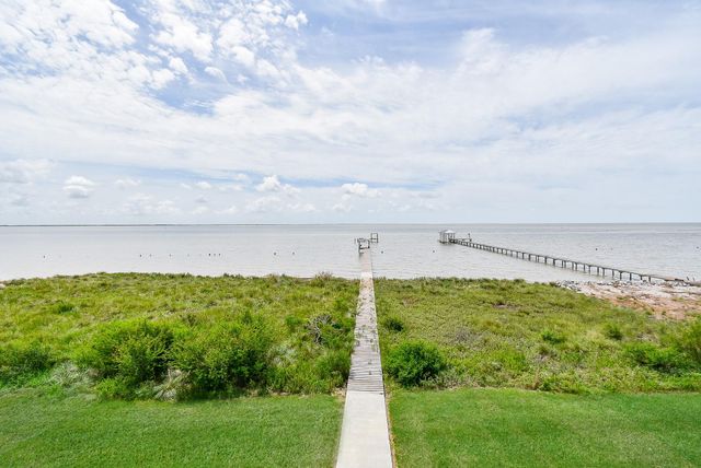 3125 Bay Ridge Drive, Palacios, TX 77465