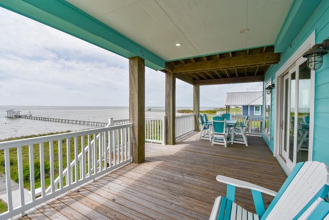 3125 Bay Ridge Drive, Palacios, TX 77465