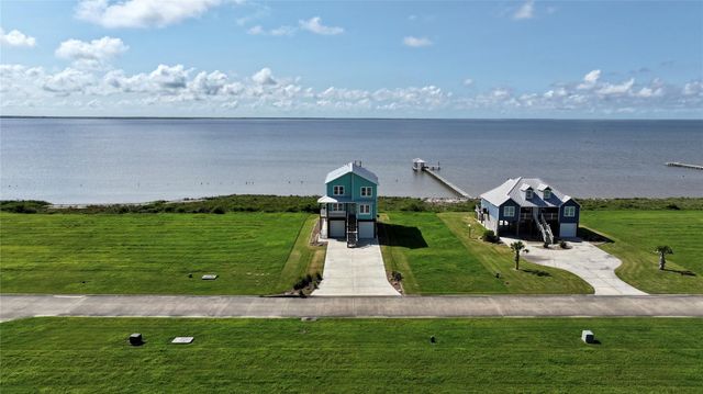 3125 Bay Ridge Drive, Palacios, TX 77465