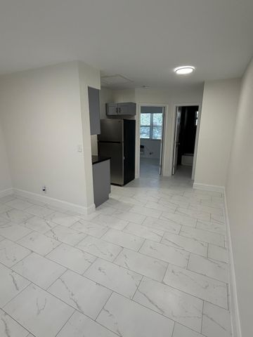 110 NW 7th Avenue 18, Pompano Beach, FL 33060