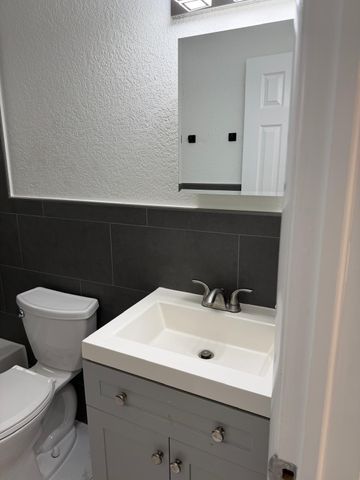 110 NW 7th Avenue 18, Pompano Beach, FL 33060