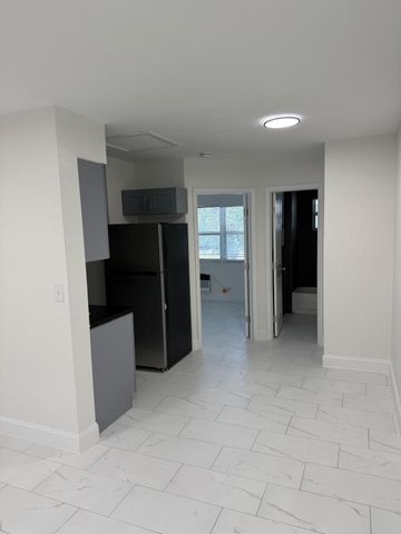 110 NW 7th Avenue 18, Pompano Beach, FL 33060