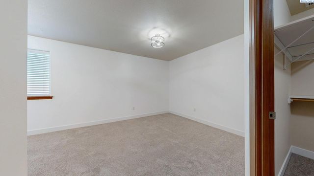 48 S Dawes Street, Kennewick, WA 99336