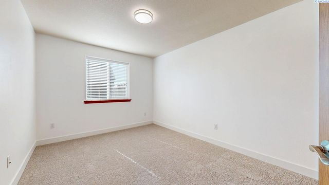 48 S Dawes Street, Kennewick, WA 99336