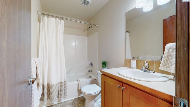 48 S Dawes Street, Kennewick, WA 99336