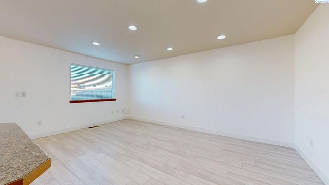 48 S Dawes Street, Kennewick, WA 99336