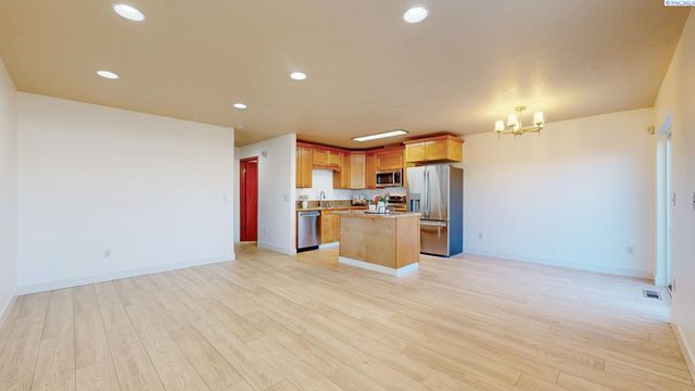 48 S Dawes Street, Kennewick, WA 99336