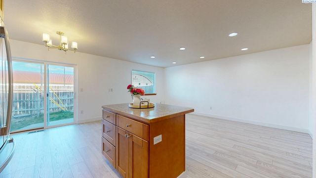 48 S Dawes Street, Kennewick, WA 99336