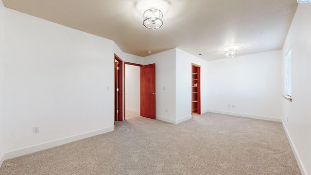 48 S Dawes Street, Kennewick, WA 99336