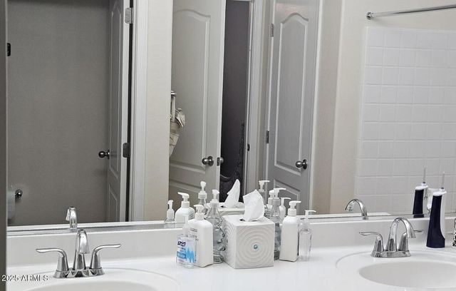 5616 W HIDALGO Avenue, Laveen, AZ 85339